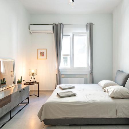 Newly Renovated Cozy Studio Downtown Атина Екстериор снимка