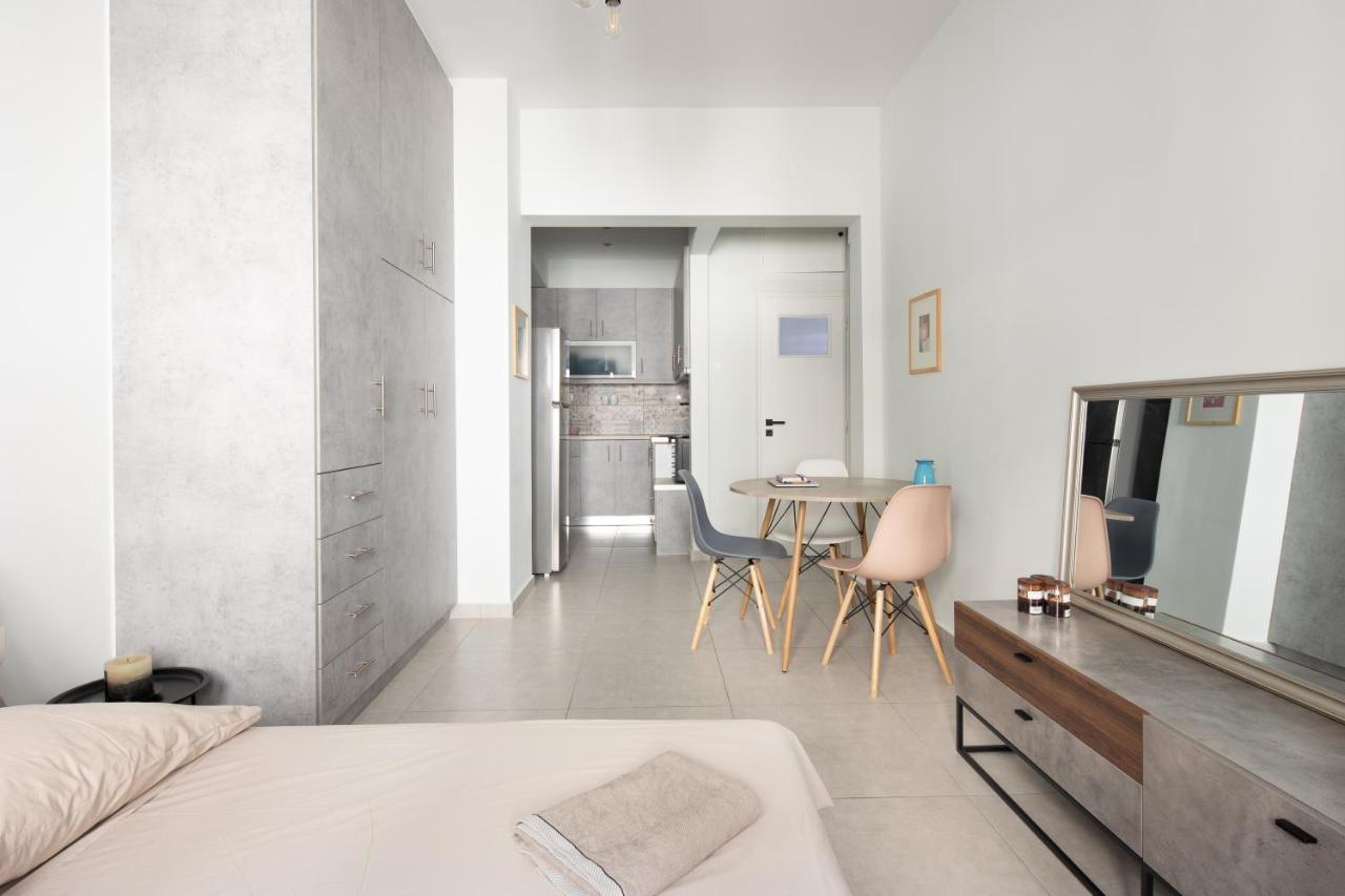 Newly Renovated Cozy Studio Downtown Атина Екстериор снимка