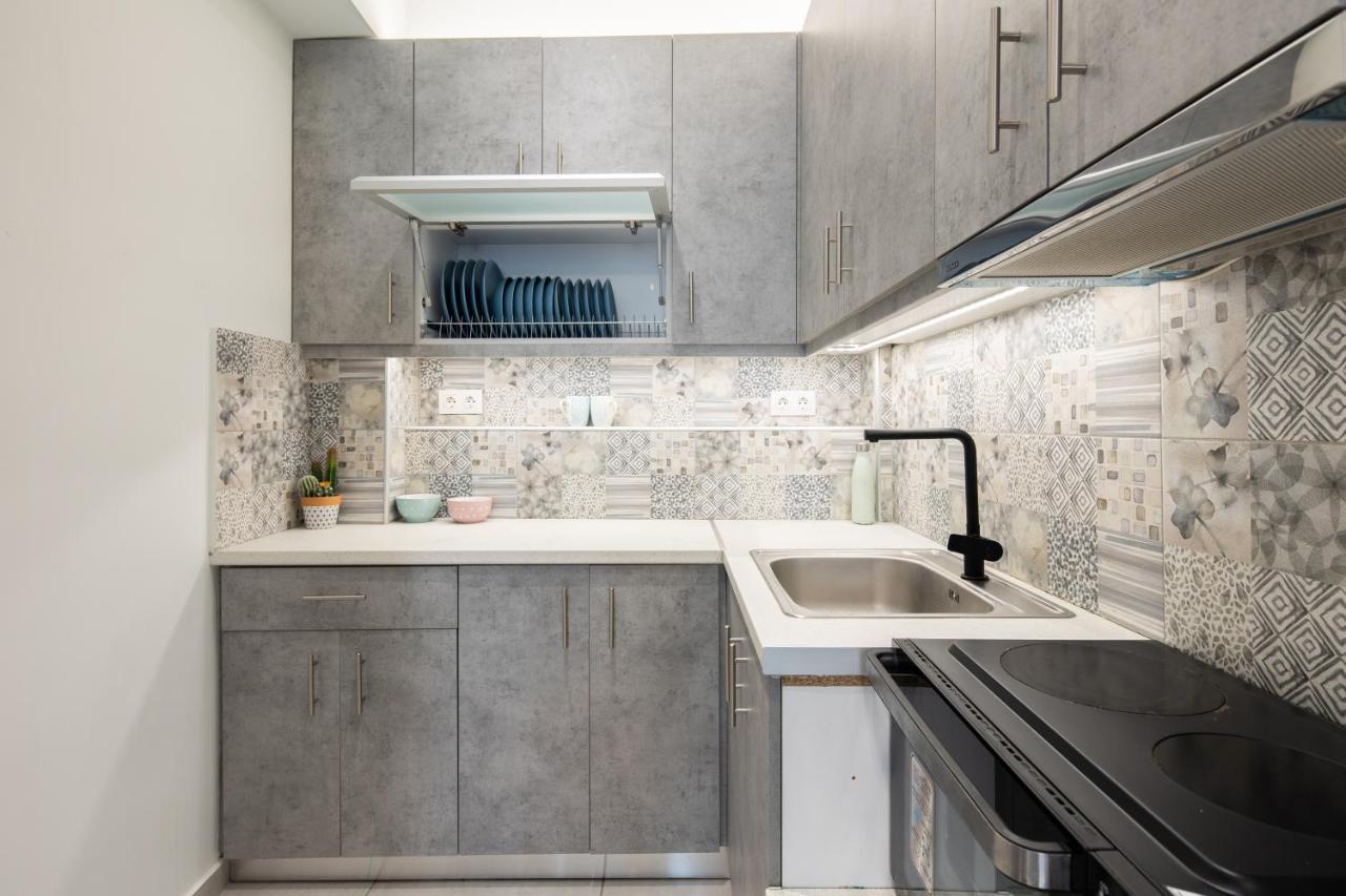 Newly Renovated Cozy Studio Downtown Атина Екстериор снимка